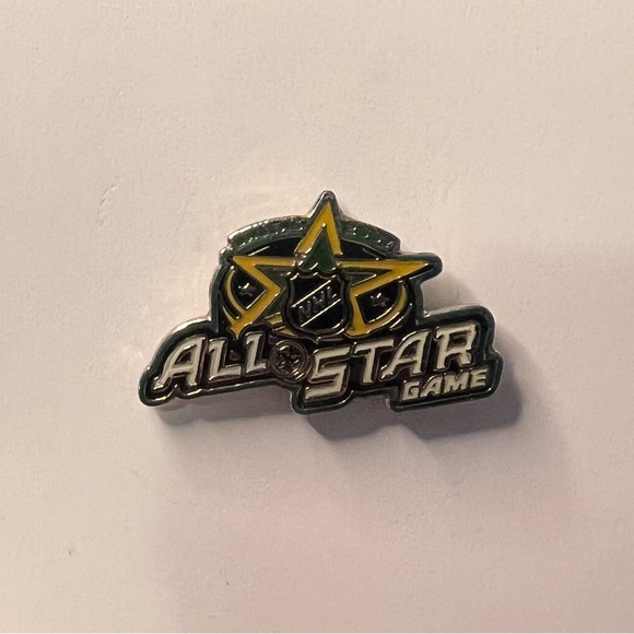 2007 NHL All Star Game Dallas Stars Emblem Pin - Picture 1 of 1
